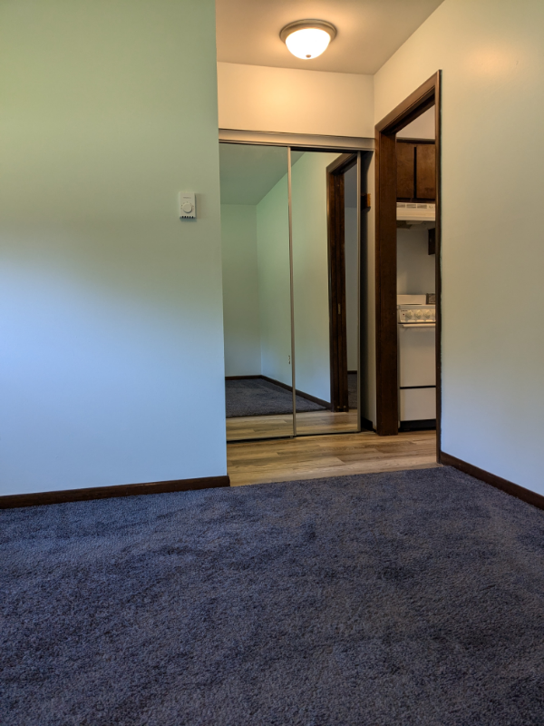 Lowell Apartment: 605 Lincoln