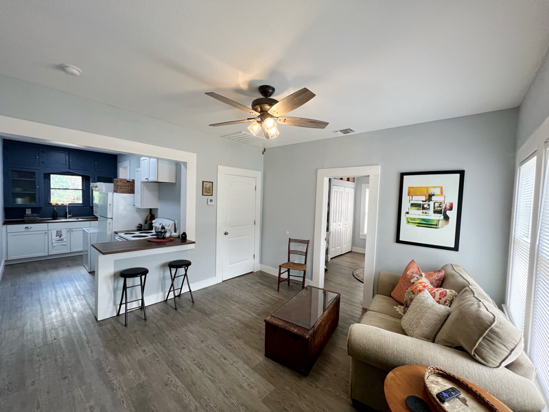 San Antonio Townhome: 715 W Hollywood
