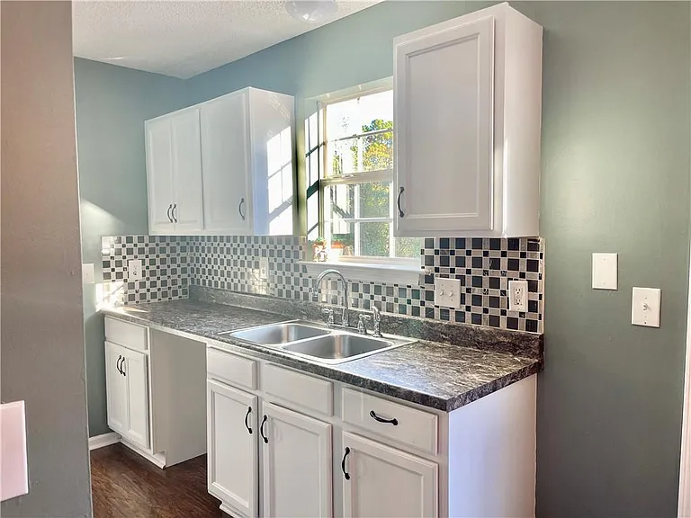 Cartersville Townhome: 51 Valley View Dr