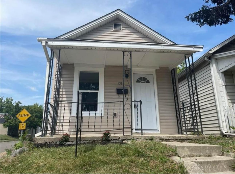 Dayton House: 101 N Irwin St