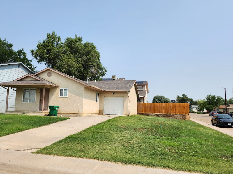 Pueblo House: 8 Plymouth Cr.