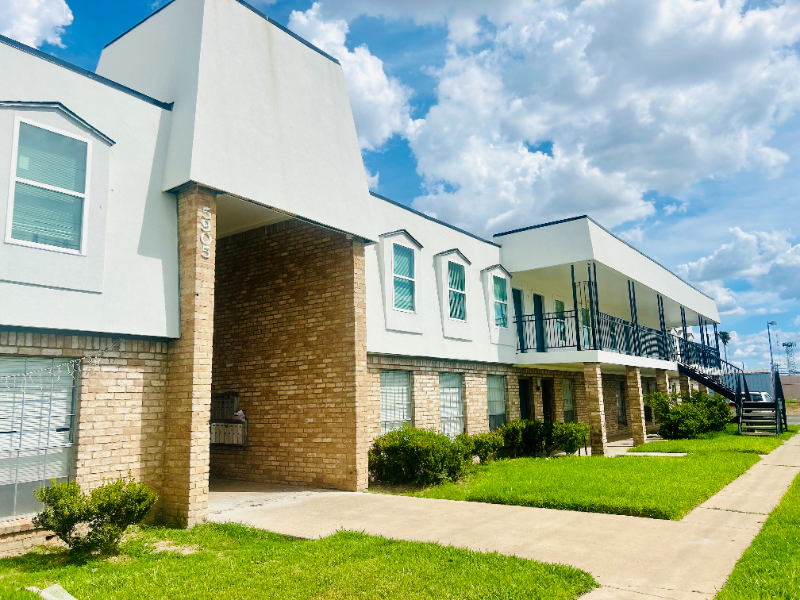 Laredo Apartment: 5909 Santa Maria