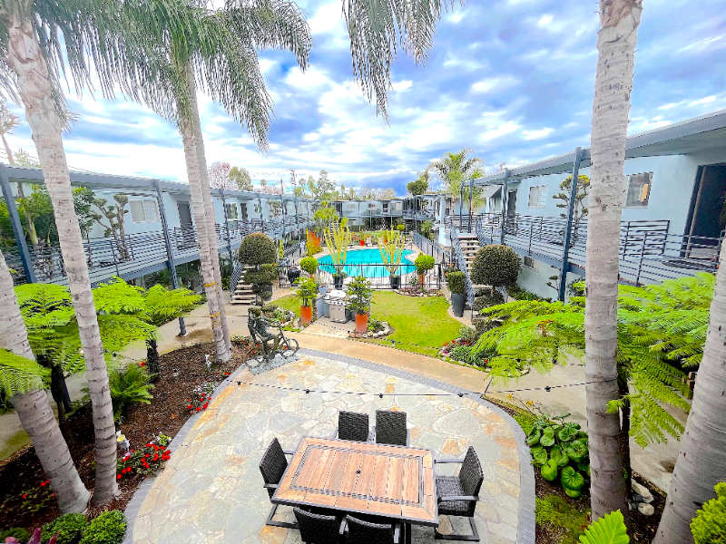 Costa Mesa Apartment: 931 W 19th St.