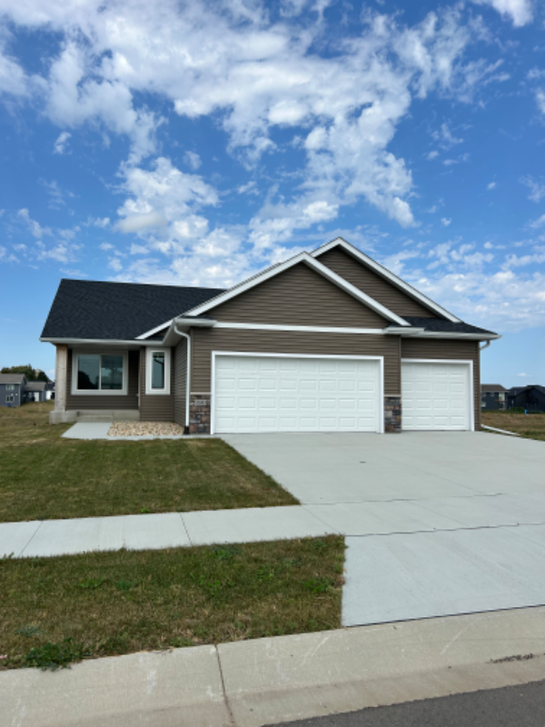 Pine Island House: 2010 Douglas Trail Dr SE