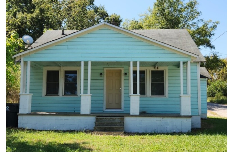 Henderson House: 528 Hickory street