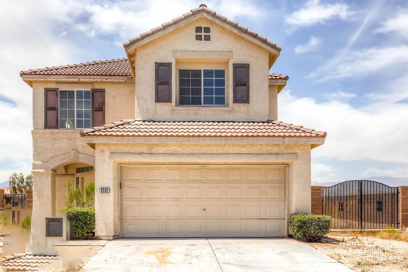 LAS VEGAS Single Room: 5591 Crestlock Dr