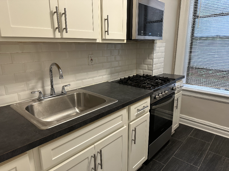 Jersey City Apartment: 18 Kenginston Avenue