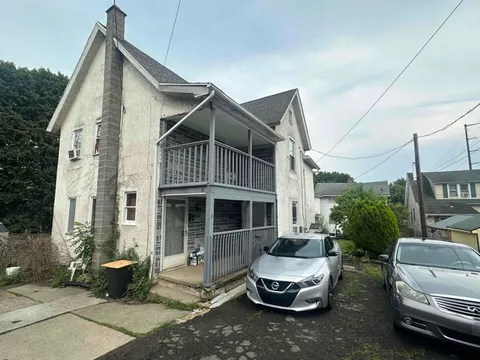 Dunmore Multiplex: 1206 Farber Court