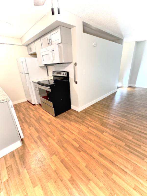 Gresham Apartment: 2755 NE Hogan Drive