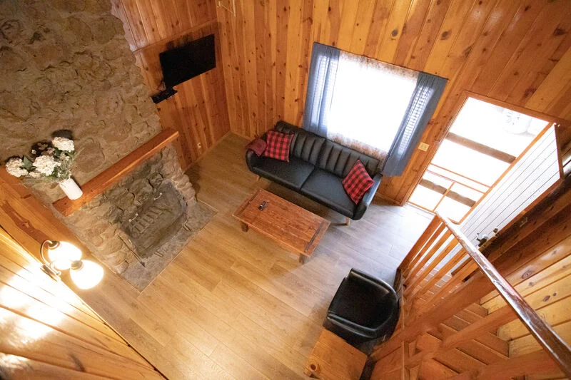 Lakeside Apartment: 596 W. White Mountain Blvd.