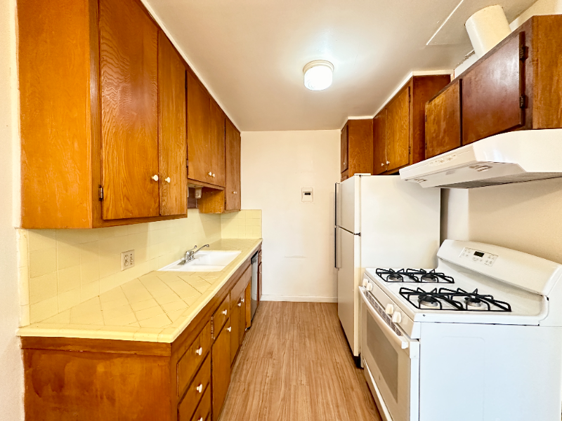 Los Angeles Condo: 11510 Ohio ave