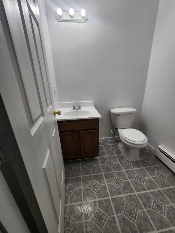 Hartford House: 159 Magnolia St.