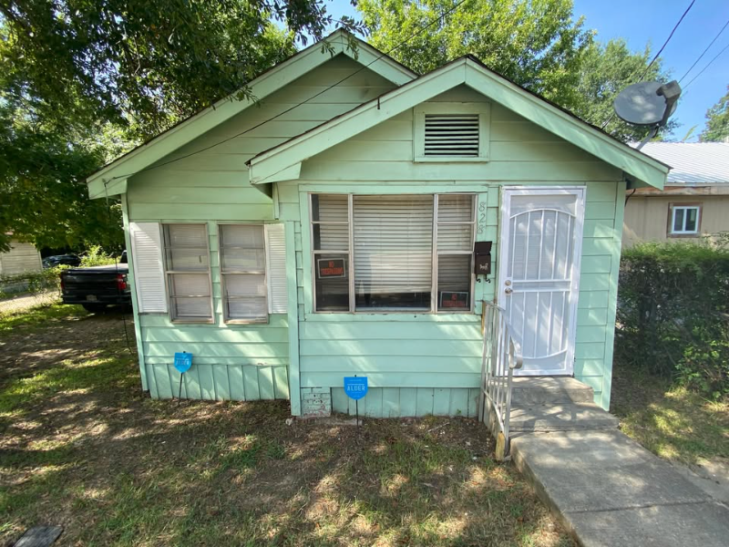 Canton House: 828 W Peace St
