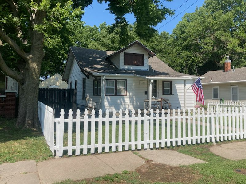 Junction CIty House: 1704 N. Jefferson St.