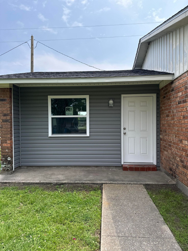 Broussard Apartment: 219 Leon Street