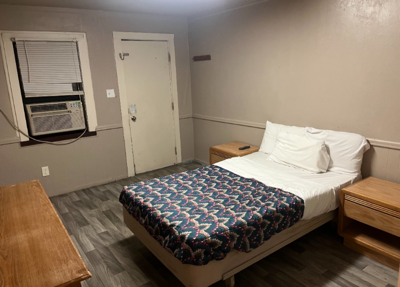 Green River Apartment: 316 East Flaming gorge way