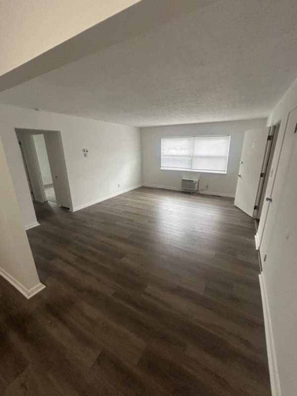 Solon Apartment: 33170 Aurora Road
