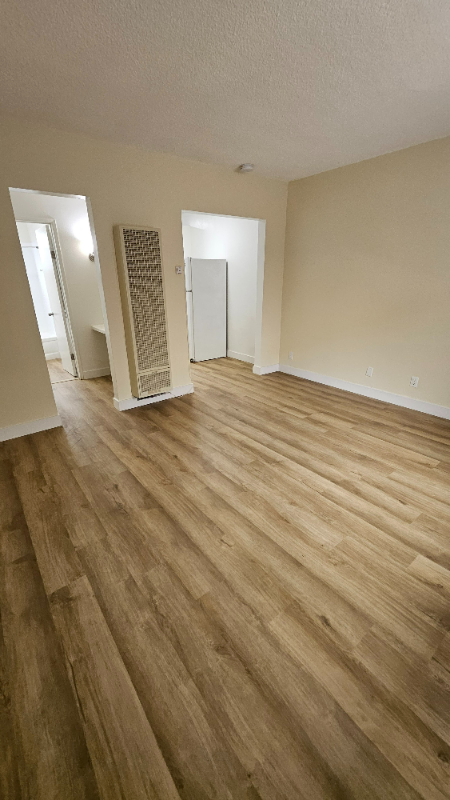 Lawndale Apartment: 14926 Hawthorne Blvd