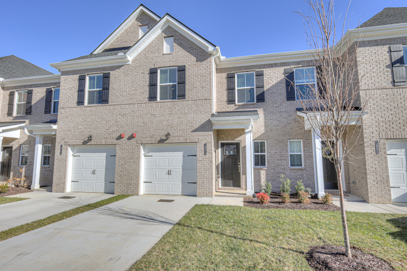 Gallatin Townhome: 204 Douglas Bend Rd