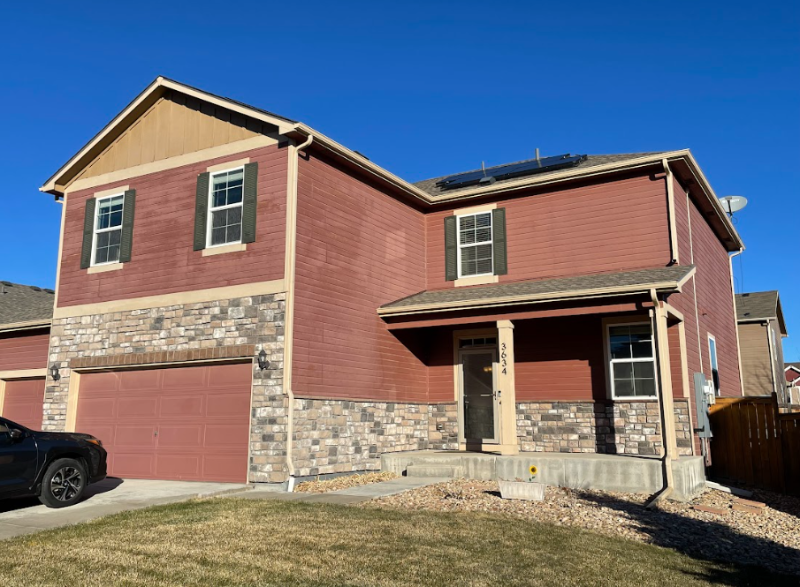 Wellington Single Room: 3634 Daylily St.