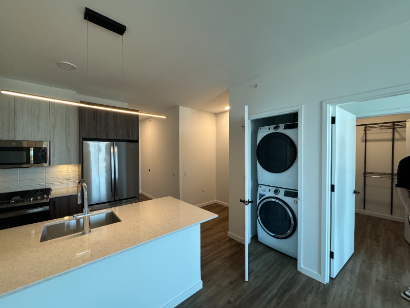 Chicago Condo: 144 N Aberdeen St