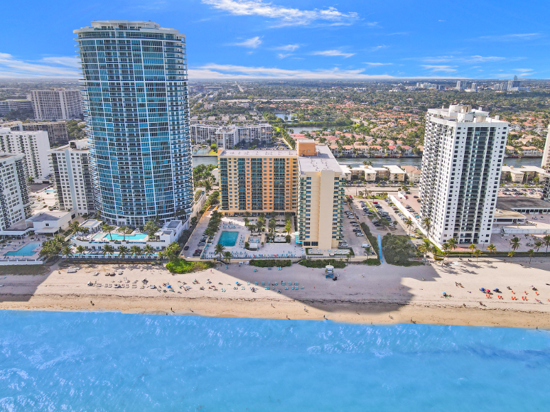 Hollywood Condo: 2501 S Ocean Dr