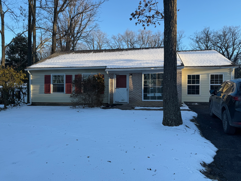 State College House: 1940 N Oak Ln