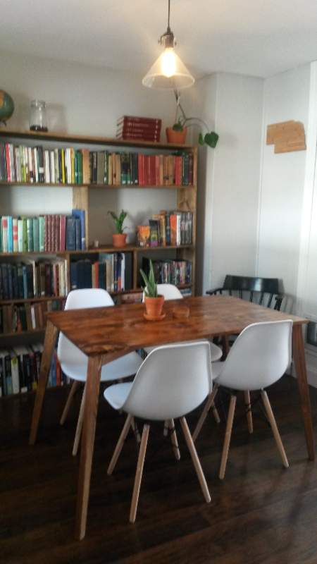 Moscow Apartment: 220 E D St
