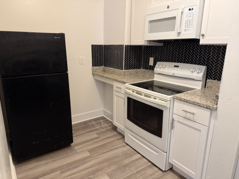 Daytona Beach Apartment: 23 S Hollywood Avenue