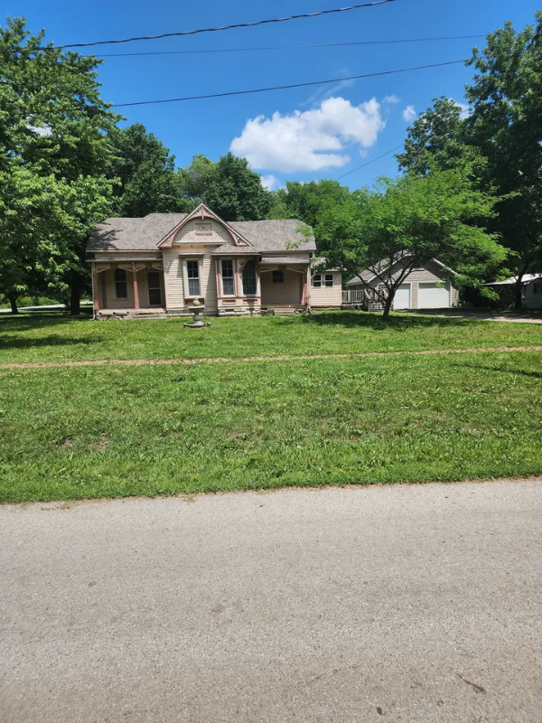 Burlington House: 524 Juniatta