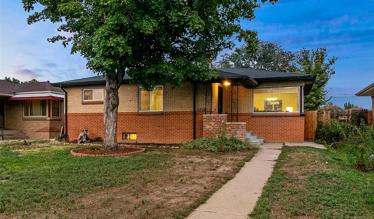 Denver House: 3210 Kearney St