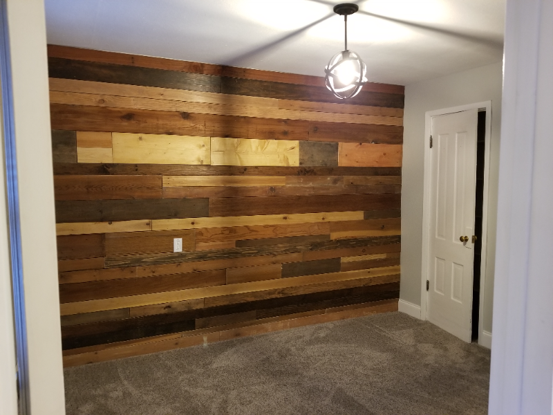 Moscow Apartment: 220 E D St