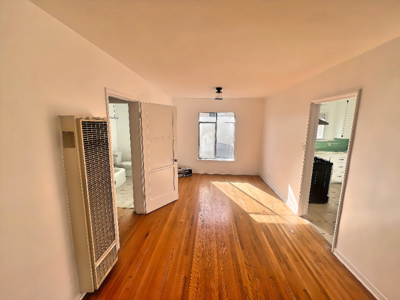 Los Angeles Apartment: 1218 S Bronson Ave