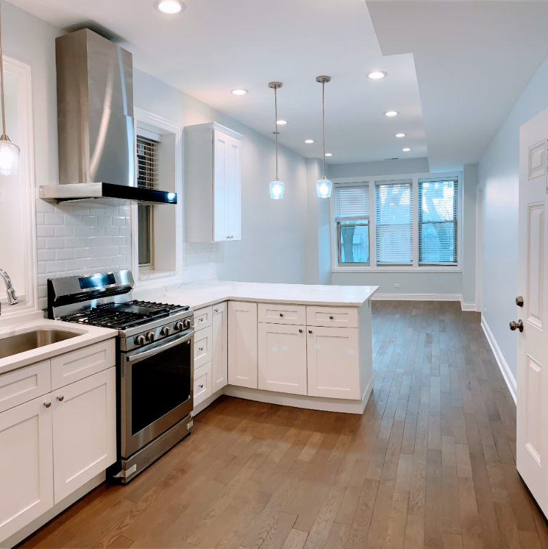 Chicago Apartment: 3949 S California Ave