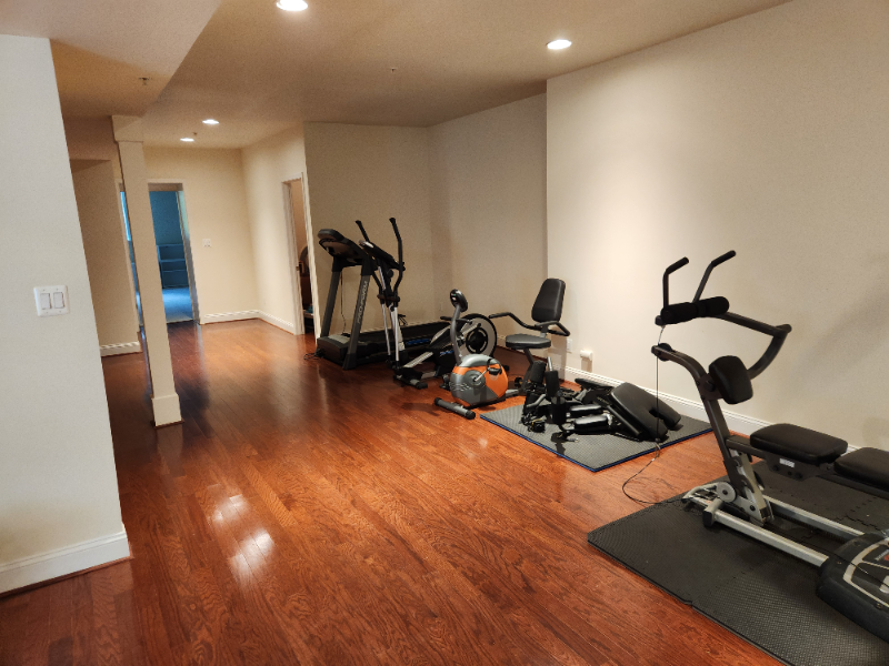 North Potomac Single Room: 14194 Platinum drive