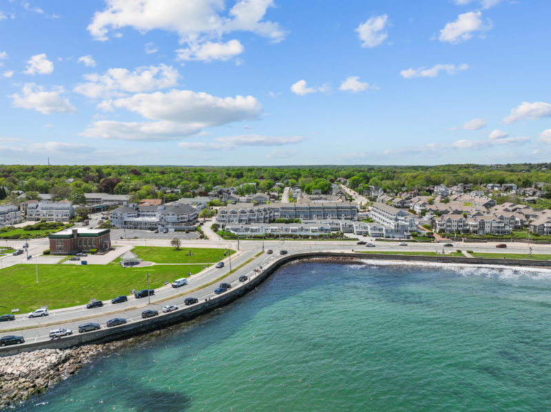 Narragansett Condo: 19 Beach Street