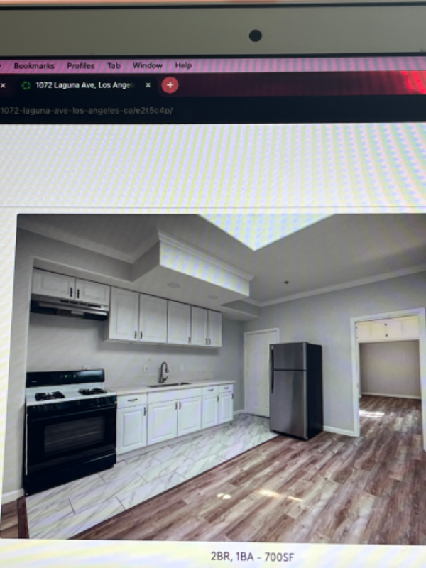 Los Angeles Apartment: 1072 Laguna Ave