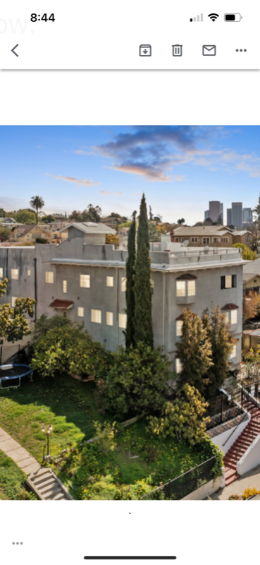 Los Angeles Apartment: 1072 Laguna Ave