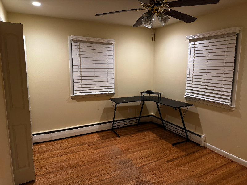 Fairfax House: 4433 Village Dr