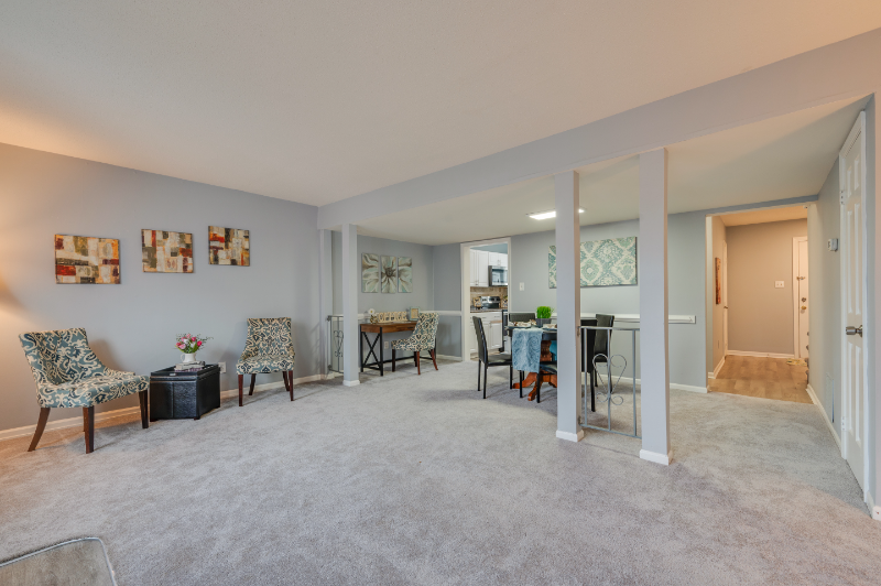 Virginia Beach Townhome: 1404 Wendfield Dr