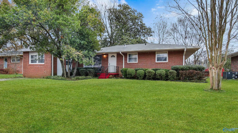 Huntsville House: 404 Ewing St NW