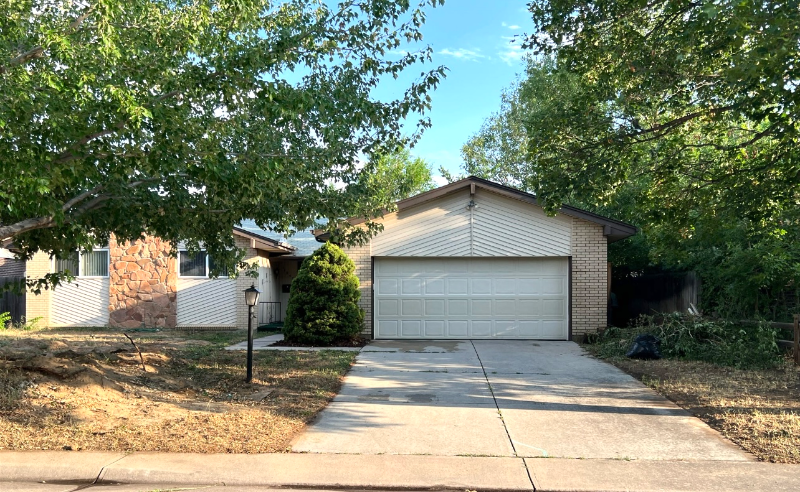 Aurora House: 11958 E. Arizona Ave