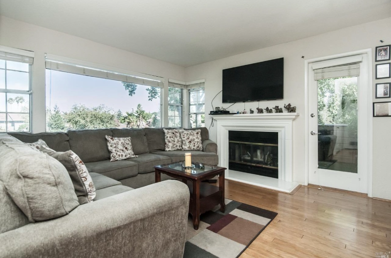 Fairfield Condo: 2915 N texas st