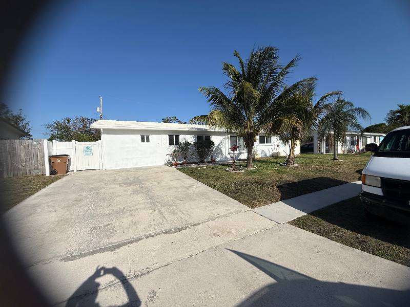 Deerfield Beach House: 1308 SE 1 TERR