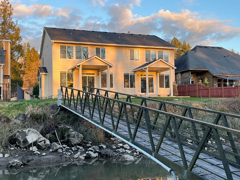 Cathlamet Multiplex: 50 Marina Drive