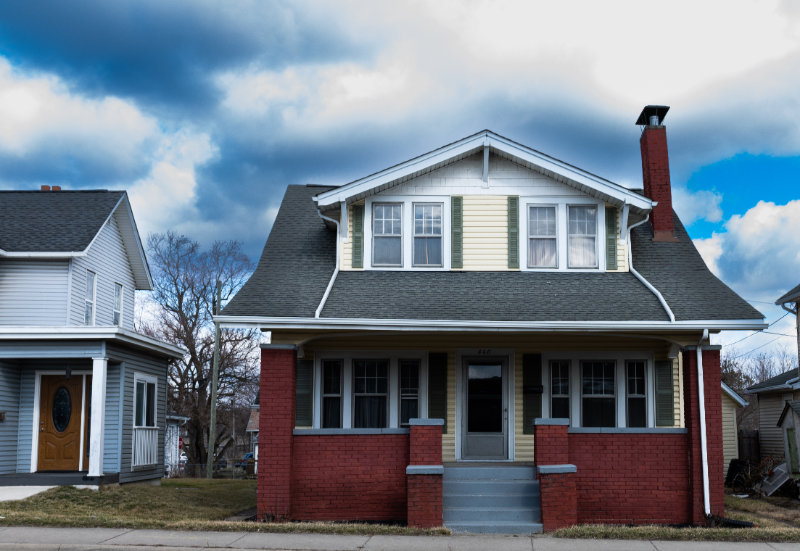 NEWARK House: 440 W MAIN ST