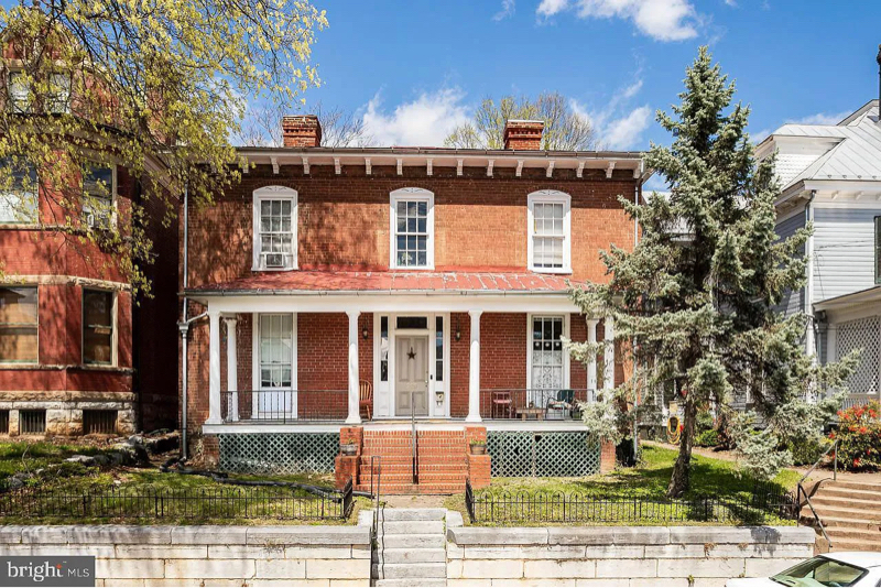 Staunton Apartment: 229 Kalorama Street