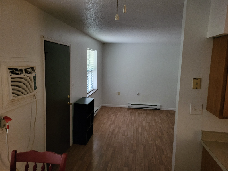 Knob Noster Apartment: 1102 W McPherson
