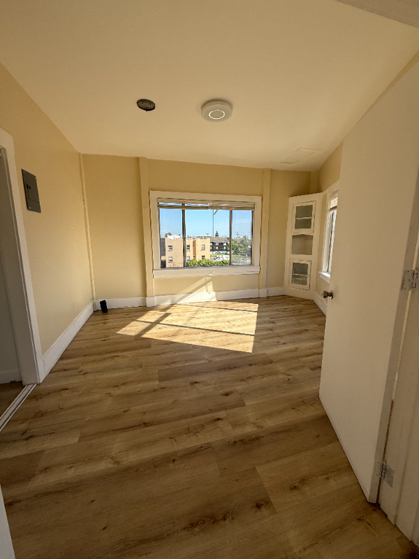 Oakland Apartment: 3524 Foothill Blvd