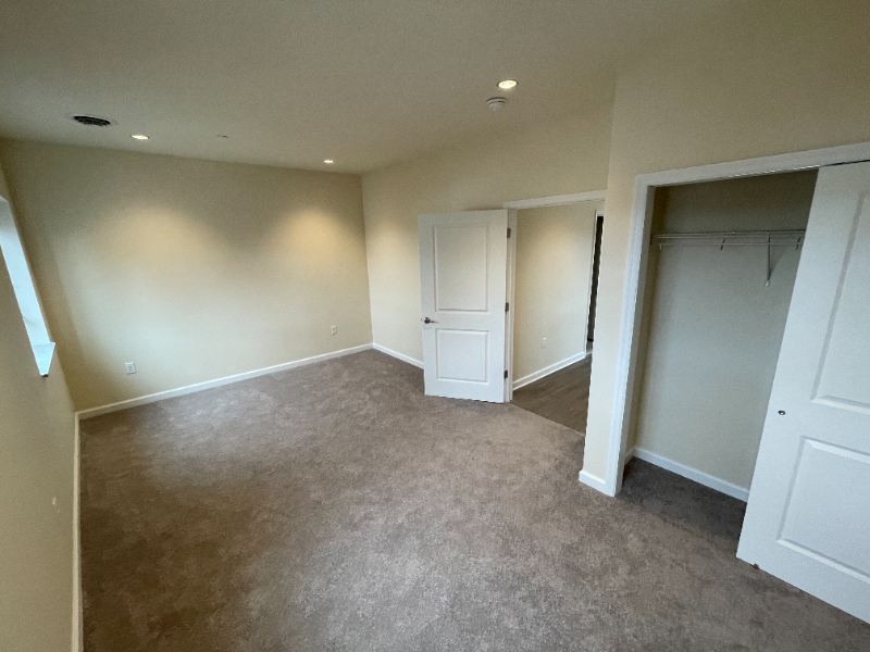 Schenectady Apartment: 192 Erie Blvd